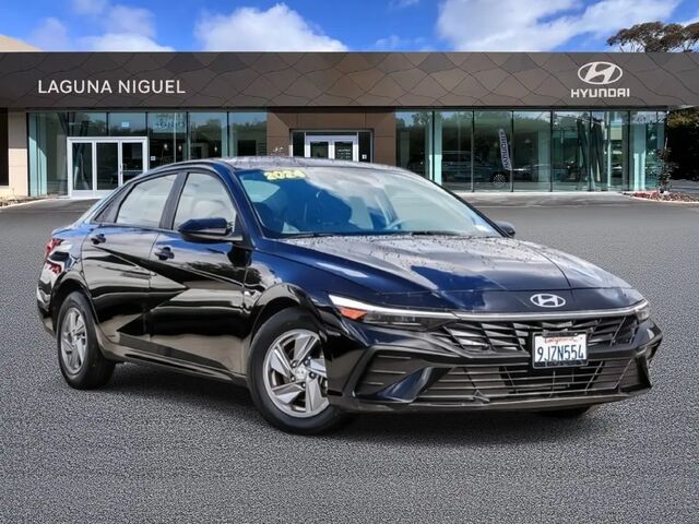 2024 Hyundai ELANTRA SE