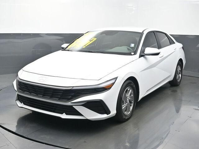 2025 Hyundai ELANTRA SE — photo 1 of 13