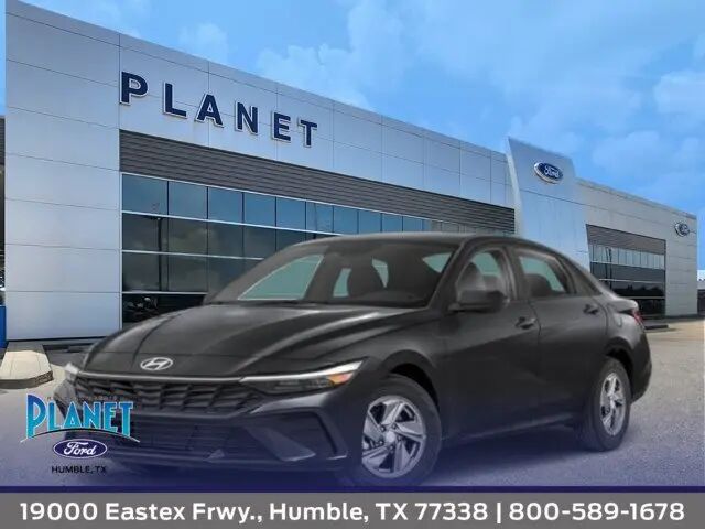 2025 Hyundai ELANTRA SE