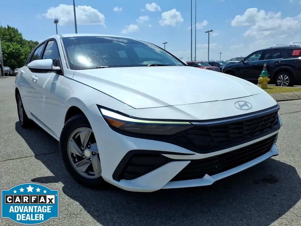 2025 Hyundai ELANTRA SE — photo 1 of 13