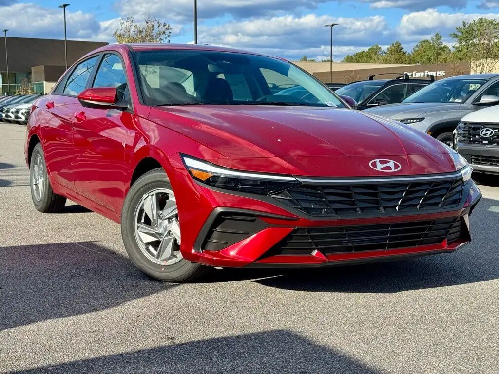 2026 Hyundai ELANTRA SE — photo 1 of 13