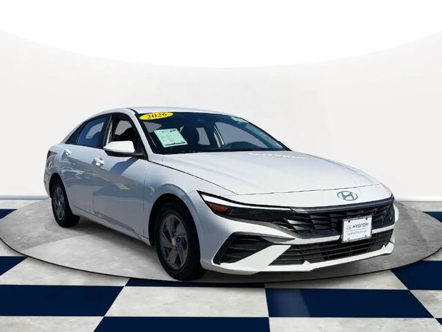 2026 Hyundai ELANTRA SE