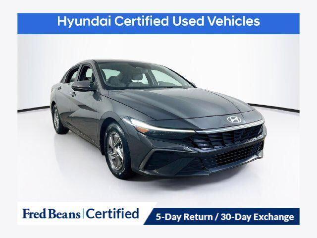 2024 Hyundai ELANTRA SE