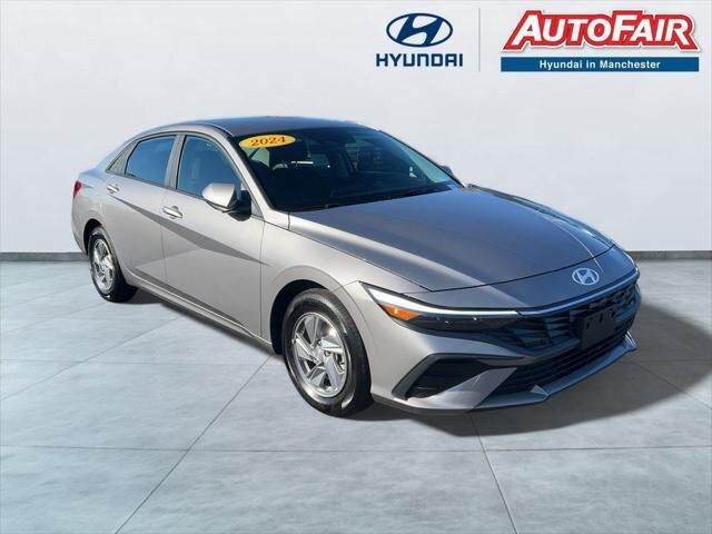 2024 Hyundai ELANTRA SE