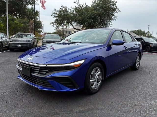 2025 Hyundai ELANTRA SE — photo 1 of 13