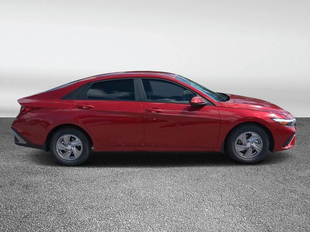 2025 Hyundai ELANTRA SE — photo 1 of 8