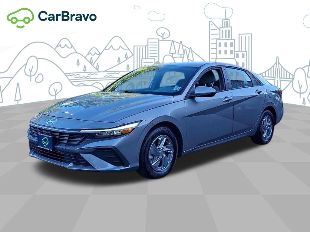 2025 Hyundai Elantra SE — photo 1 of 6