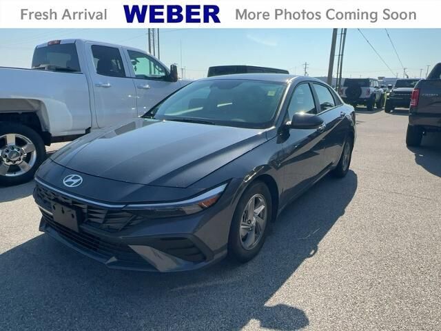 2025 Hyundai ELANTRA SE — photo 1 of 10