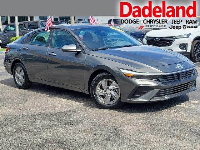 2026 Hyundai ELANTRA SE