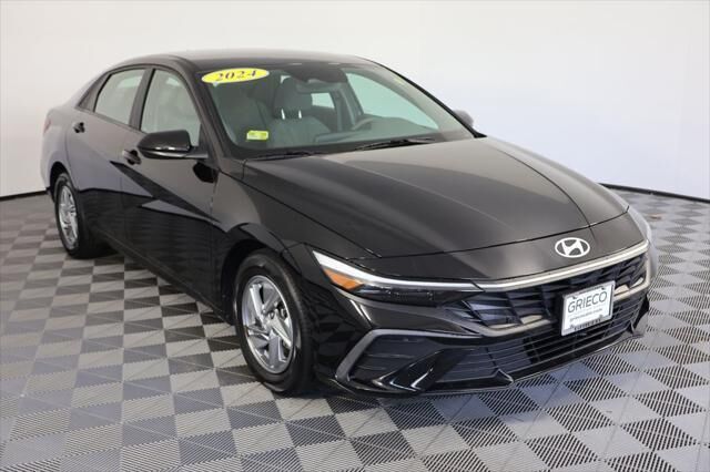2024 Hyundai ELANTRA SE — photo 1 of 13