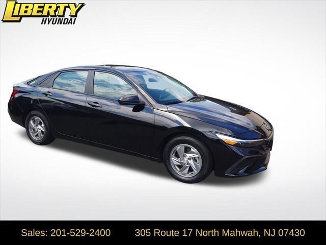 2024 Hyundai ELANTRA SE — photo 1 of 26