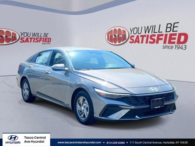 2024 Hyundai ELANTRA SE