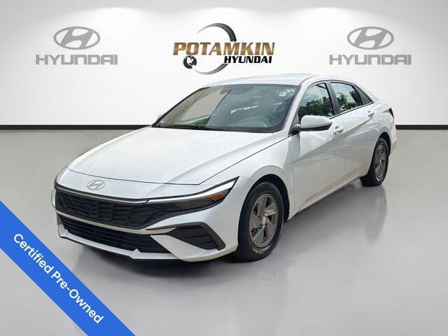 2025 Hyundai ELANTRA SE