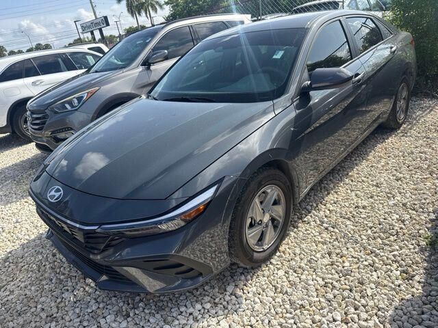 2026 Hyundai ELANTRA SE — photo 1 of 13