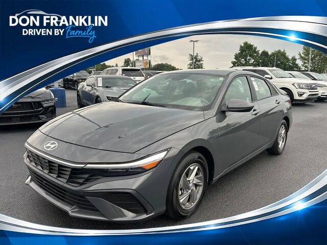 2024 Hyundai ELANTRA SE