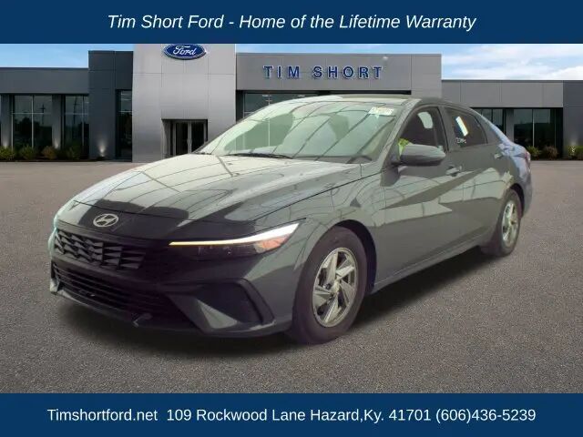 2025 Hyundai ELANTRA SE