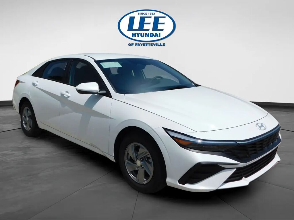 2025 Hyundai ELANTRA SE — photo 1 of 21