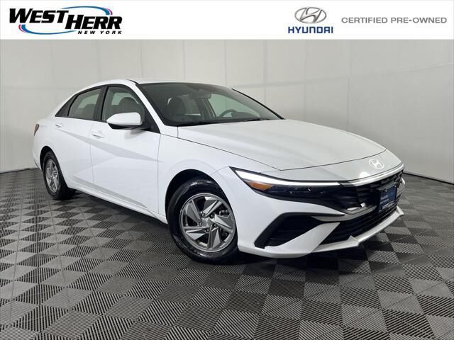 2025 Hyundai ELANTRA SE — photo 1 of 111