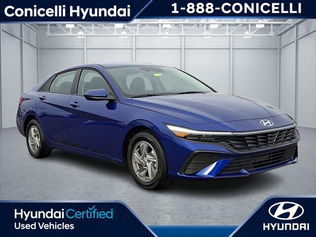 2025 Hyundai ELANTRA SE