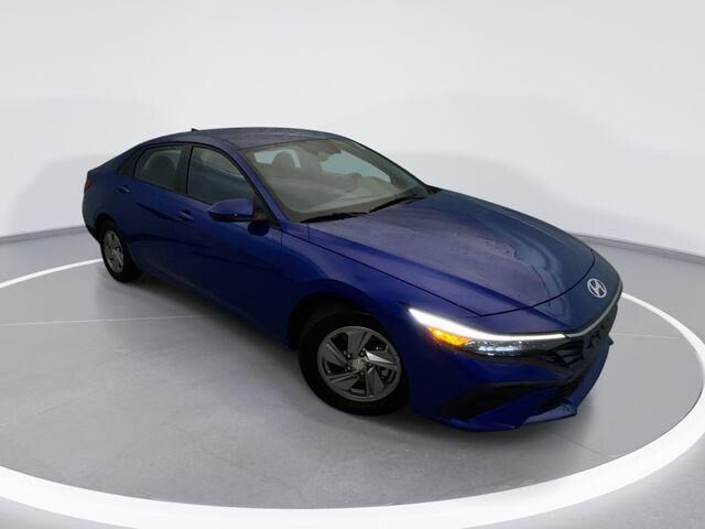 2025 Hyundai ELANTRA SE — photo 1 of 13