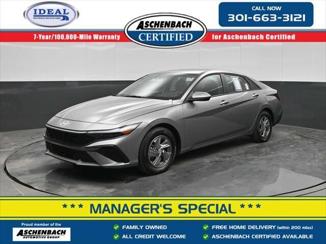 2026 Hyundai ELANTRA SE