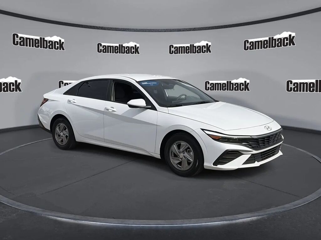 2024 Hyundai ELANTRA SE — photo 1 of 13