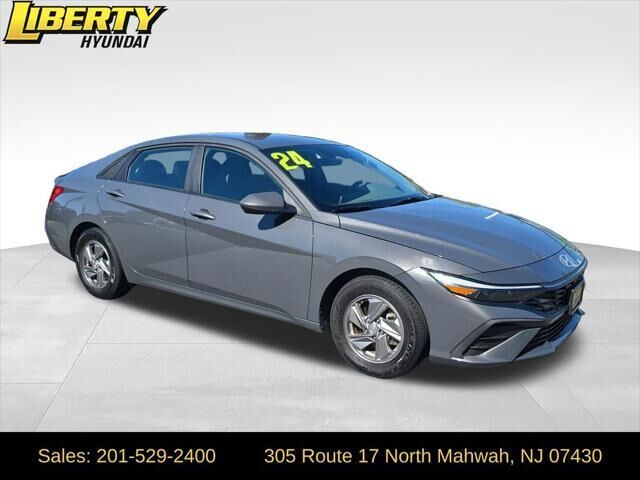 2024 Hyundai ELANTRA SE