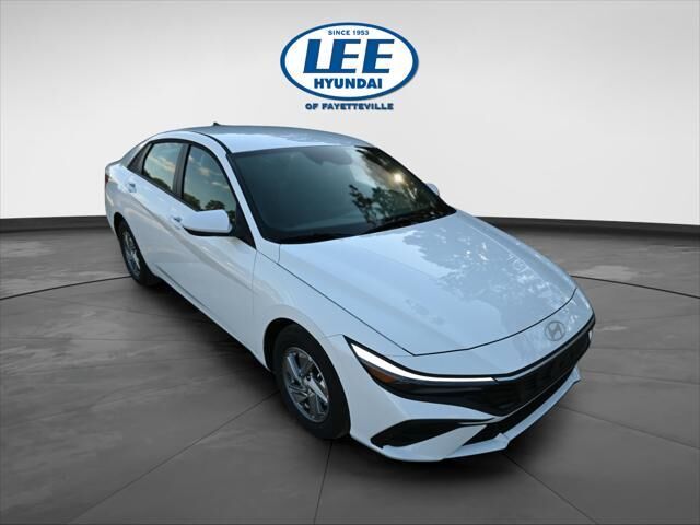 2025 Hyundai ELANTRA SE — photo 1 of 13