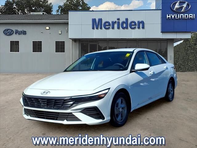 2025 Hyundai ELANTRA SE