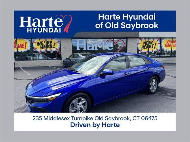 2024 Hyundai ELANTRA SE