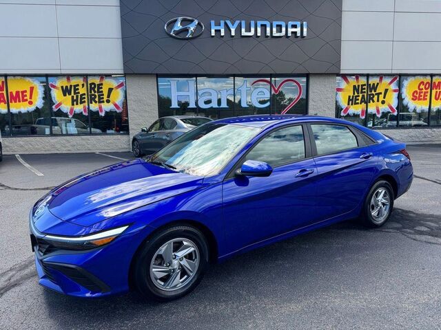 2024 Hyundai ELANTRA SE