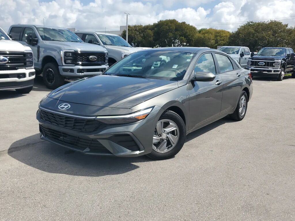 2024 Hyundai ELANTRA SE — photo 1 of 14