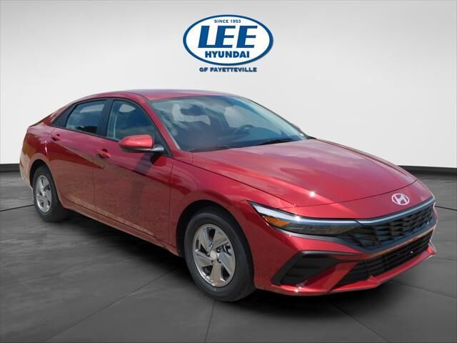 2025 Hyundai ELANTRA SE