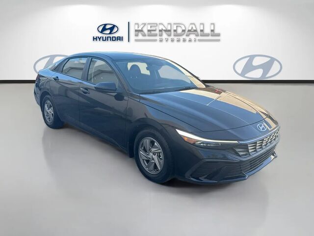 2025 Hyundai ELANTRA SE