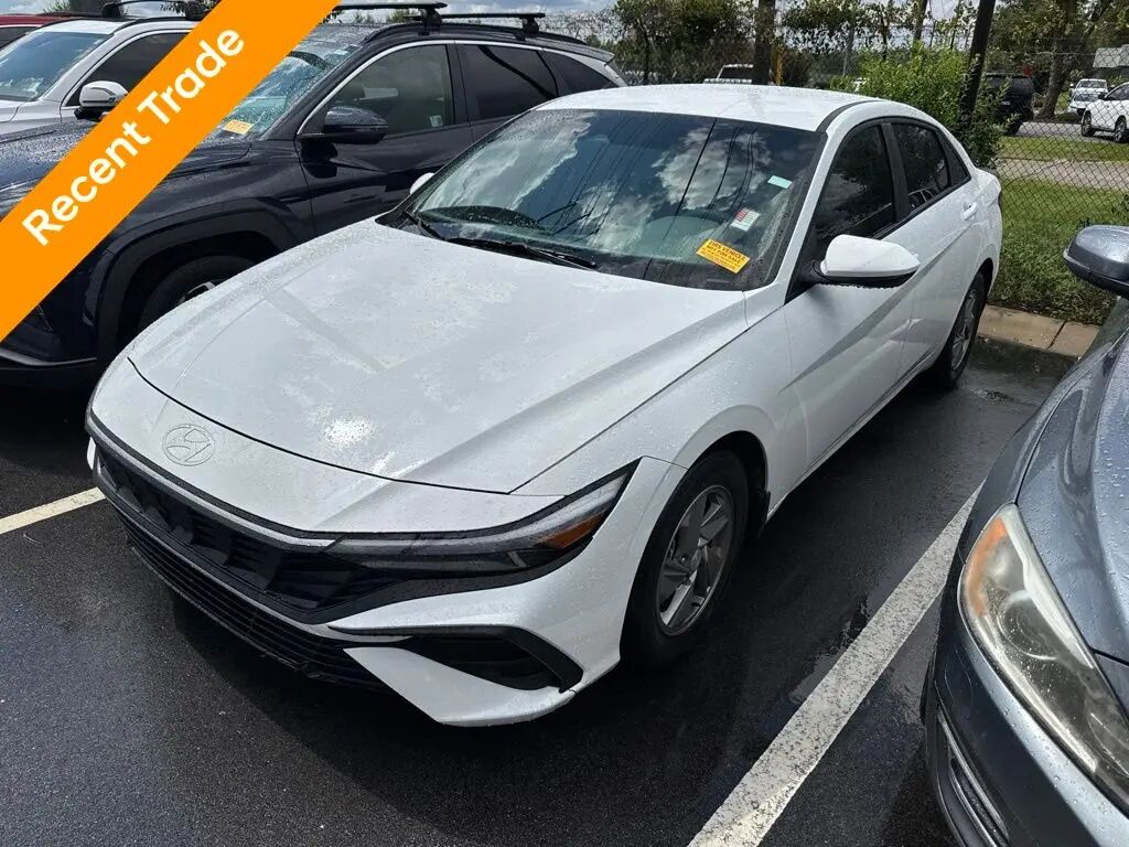 2025 Hyundai ELANTRA SE — photo 1 of 23