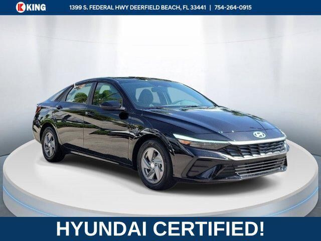 2026 Hyundai ELANTRA SE