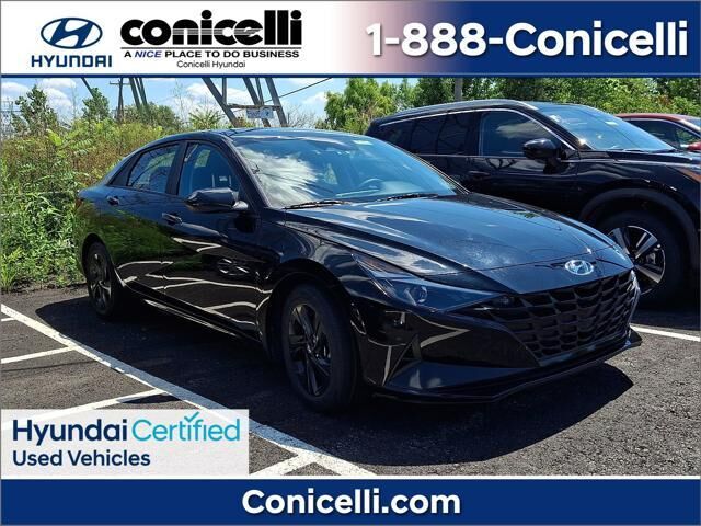 2023 Hyundai ELANTRA SEL — photo 1 of 8