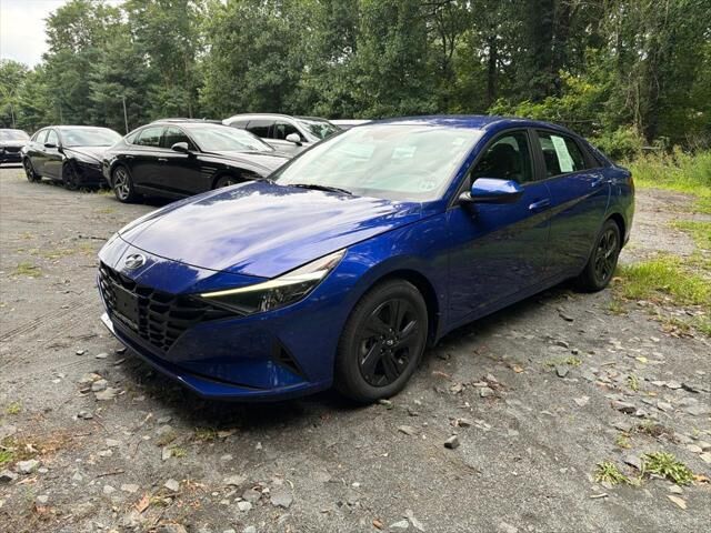 2023 Hyundai ELANTRA SEL — photo 1 of 13
