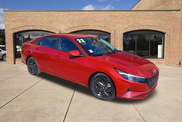 2022 Hyundai ELANTRA SEL