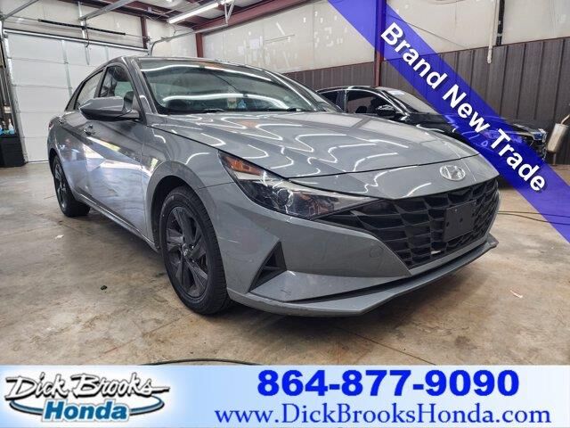 2022 Hyundai ELANTRA SEL — photo 1 of 10