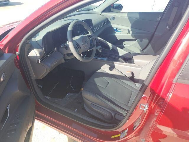 2023 Hyundai ELANTRA SEL — photo 1 of 6