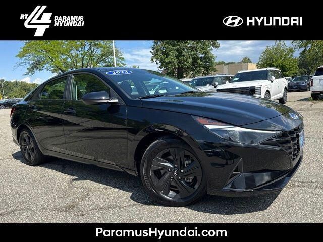 2023 Hyundai ELANTRA SEL — photo 1 of 13