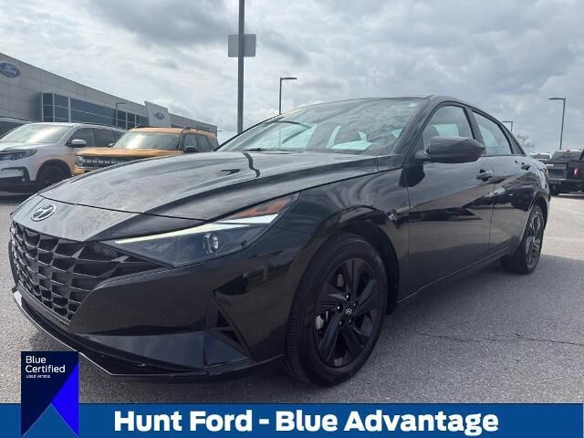 2023 Hyundai ELANTRA SEL — photo 1 of 13