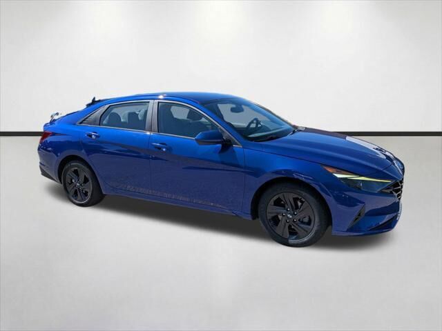 2023 Hyundai ELANTRA SEL — photo 1 of 13