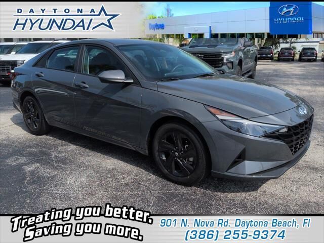 2023 Hyundai ELANTRA SEL — photo 1 of 39