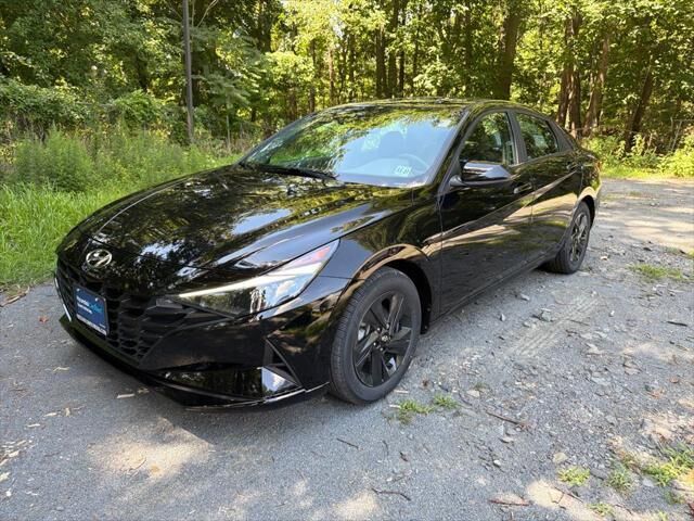 2023 Hyundai ELANTRA SEL — photo 1 of 26