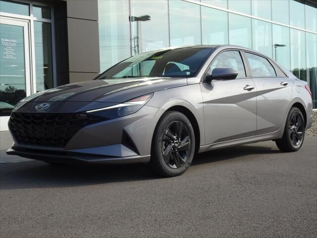 2023 Hyundai ELANTRA SEL — photo 1 of 26