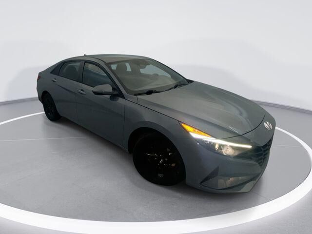 2022 Hyundai ELANTRA SEL — photo 1 of 13