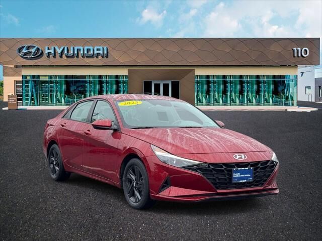 2023 Hyundai ELANTRA SEL — photo 1 of 39