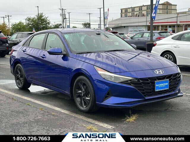 2023 Hyundai ELANTRA SEL — photo 1 of 26